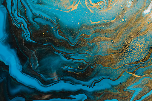 Abstracte digitale werkomgevingslaag met vloeiende geometrische structuren in aqua-teal en zand-brons tinten